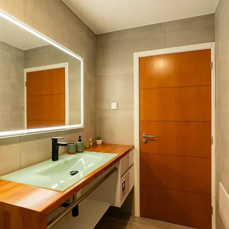 Casa Antonette, Lovely House With A Pool Holiday home Calheta (Madeira)