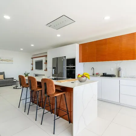 Casa Antonette, Lovely House With A Pool Semesterbostad *