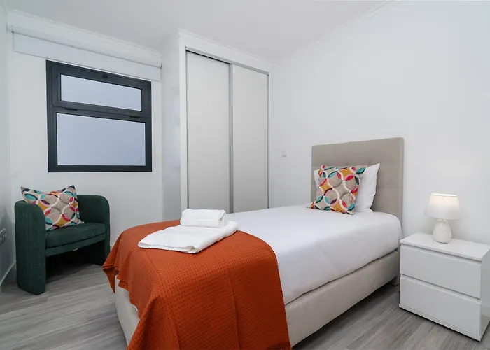 Casa de Férias Casa Antonette, Lovely House With A Pool Calheta (Madeira)