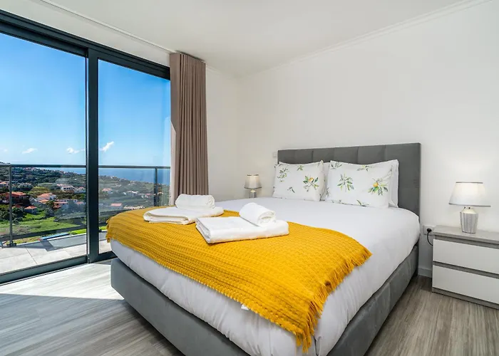 Casa Antonette, Lovely House With A Pool Casa de Férias *