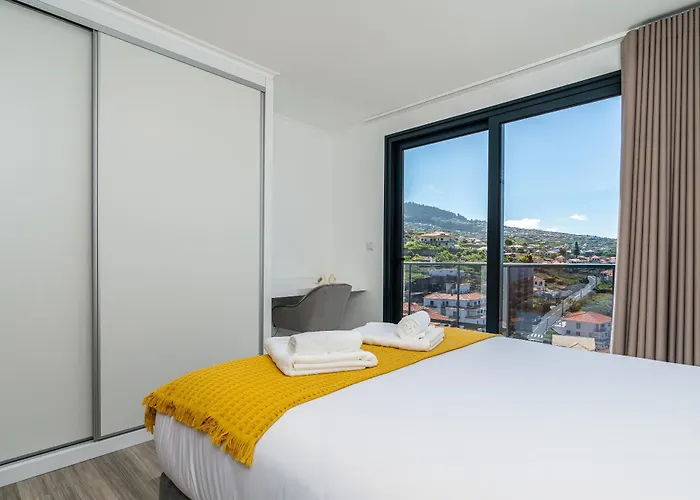 Casa Antonette, Lovely House With A Pool * Calheta (Madeira)