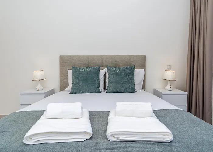 Casa Antonette, Lovely House With A Pool Casa de Férias Calheta (Madeira)