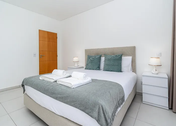 Casa Antonette, Lovely House With A Pool Casa de Férias Calheta (Madeira)