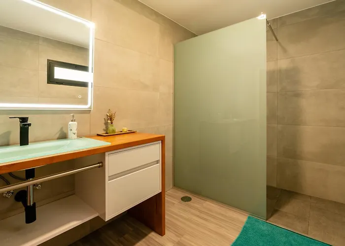 Casa Antonette, Lovely House With A Pool Casa de Férias *