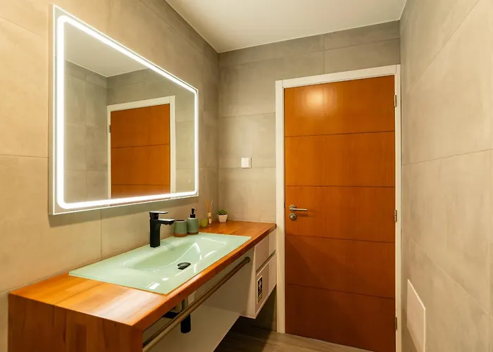 Casa Antonette, Lovely House With A Pool Casa de Férias Calheta (Madeira)