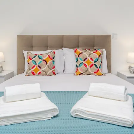 Tatil Evi Casa Antonette, Lovely House With A Pool Calheta (Madeira)