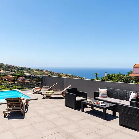 Casa Antonette, Lovely House With A Pool Tatil Evi Calheta (Madeira)