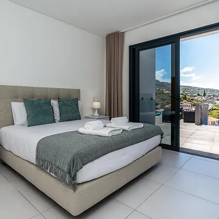 Tatil Evi Casa Antonette, Lovely House With A Pool Calheta (Madeira)