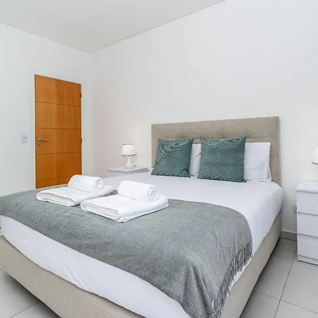 Casa Antonette, Lovely House With A Pool Tatil Evi Calheta (Madeira)