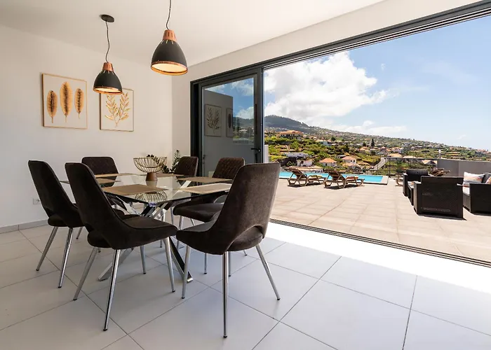 Casa Antonette, Lovely House With A Pool Calheta (Madeira)