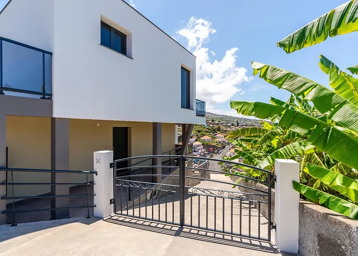 Hébergement de vacances Casa Antonette, Lovely House With A Pool Calheta (Madeira)