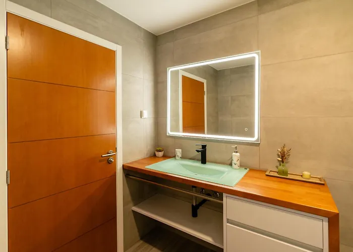 Casa Antonette, Lovely House With A Pool Hébergement de vacances Calheta (Madeira)