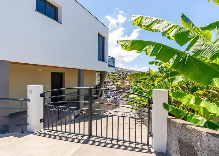 Casa Antonette, Lovely House With A Pool Hébergement de vacances